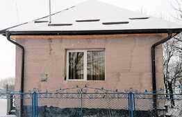 Casa traditionala de vanzare, 1600 mp teren, front 34 m, Exterior Sud!