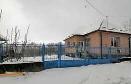 Casa traditionala de vanzare, 1600 mp teren, front 34 m, Exterior Sud!