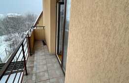 Apartament de 3 camere, etaj intermediar, 70 mp + balcon, zona Nora