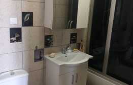 Apartament de 3 camere semidecomandate, 70mp, etaj intermediar, parcare! zona Eroilor