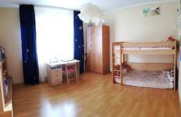 Apartament in imobil tip vila, 2 parcari, boxa, Orientare Sud