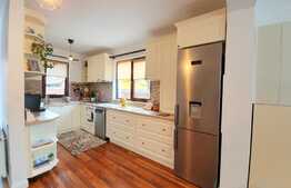 Casa superba de vanzare, curte generoasa, 5 minute de Vivo!