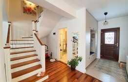 Casa superba de vanzare, curte generoasa, 5 minute de Vivo!