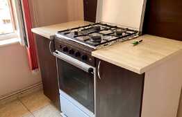 Garsoniera, decomandat, 27mp, zona strazii Cosasilor,  Piata 1 Mai