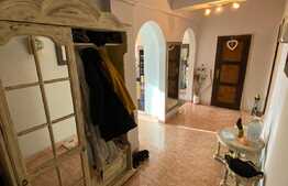 Apartament în zona centrală, 2 camere, 65 mp, balcon