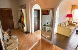 Apartament în zona centrală, 2 camere, 65 mp, balcon