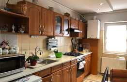 Apartament 3 camere, decomandat, 2 bai, etaj intermediar!