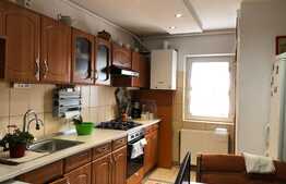 Apartament 3 camere, decomandat, 2 bai, etaj intermediar!
