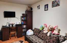 Casa in zona semicentrala, 45 mp, in curte comuna, zona linistita