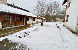 Casa deosebita Cristian, 800 mp curte + 2600 mp gradina