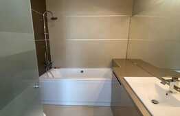 Oportunitate! Apartament cu 3 camere, 112 mp,  etaj intermediar, zona centrala