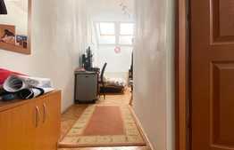 Apartament cu 1 camera, decomandat,26 mp, zona strazii Busteni