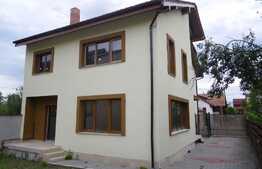 Casa individuala, 245 mp utili, parcare, zona Piata Engels