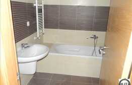 Deasupra tuturor conditii exclusiviste