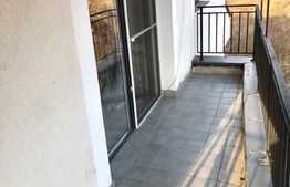 Apartament 3 camere, semidecomandat, 60 mp, parcare, zona Vivo