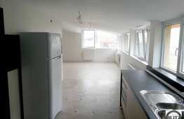 Vanzare 2 camere, 90 mp utili, loc parcare, bucataria mobilata, pozitionare buna