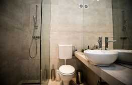 Oportunitate! 3 apartamente in casa, zona centrala, utilate si mobilate lux, parcare