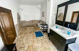 Casa saseasca deosebita 8 camere, 1826 mp teren, Codlea