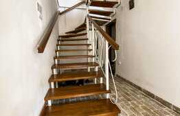 Casa saseasca deosebita 8 camere, 1826 mp teren, Codlea