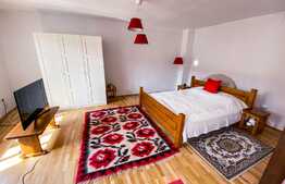 Casa saseasca deosebita 8 camere, 1826 mp teren, Codlea