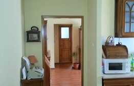 Apartament de vanzare, 3 camere semidecomandate, 57 mp, zona Big