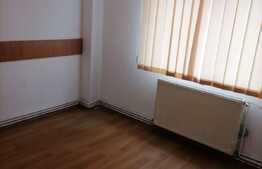 Apartament 4 camere partial mobilat, Tractorul