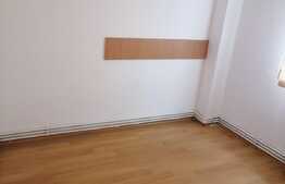 Apartament 4 camere partial mobilat, Tractorul