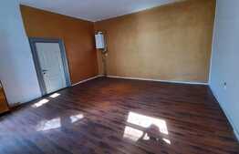 Spatiu comercial, 52 mp, acces din strada in zona Tribunalului