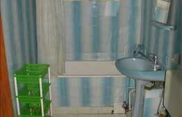 Apartament 3 camere decomandate, 72 mp utili, boxa la subsol, zona linistita!