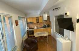 Apartament 2 camere la casa, decomandat, 70 mp, curte, zona strazii Avram Iancu