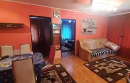 Etaj intermediar, parcare, expunere sudica, zona Florilor