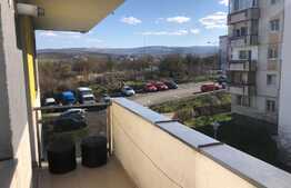 Apartament cu 1 camera, semidecomandat, 42mp, parcare, zona Intre Lacuri