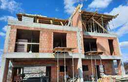 De vanzare casa cuplata, 233 mp, 220 mp teren, zona superba