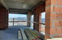 De vanzare casa cuplata, 233 mp, 220 mp teren, zona superba