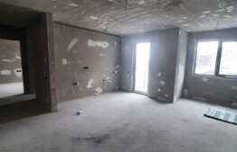 Etaj intermediar, parcare subterana, zona Sub Cetate