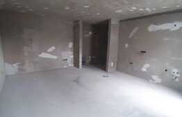 Etaj intermediar, parcare subterana, zona Sub Cetate