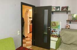 Apartament 2 camere decomandat, etaj intermediar, la cheie !