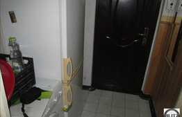 Garsoniera 28 mp utili, boxa la subsol, partial mobilat, zona strazii Dambovitei