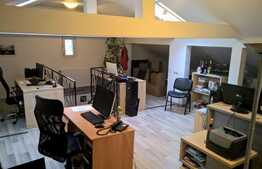 Casa moderna, 245 mp utili, 300 mp de curte cu parcari, zona Piata Engels