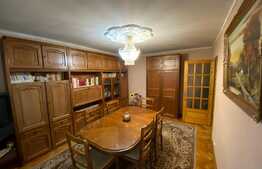 Apartament 4 camere, decomandat, etaj 1, Zona Aurel Vlaicu