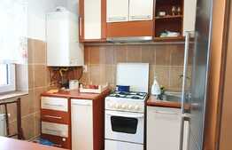 Apartament de 2 camere, balcon, la CHEIE!