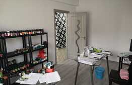 Apartament de 2 camere semidecomandat, parcare si balcon, zona Sub cetate!! 