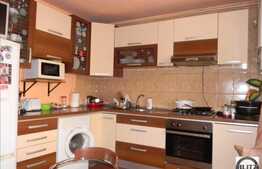 Vanzare 3 camere semidecomandate, 64 mp, zona Casa Radio. Boxa inclusa!