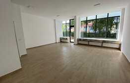 Spatiu comercial, 64 mp, zona MC Donald*s