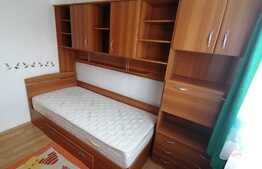 Apartament cu 3 camere semidecomandat de 54 mp 
