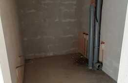 Apartament 2 camere, semifinisat! Zona strazii Eroilor!