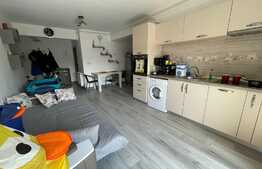 Apartament cu 3 camere, intermediar, zona Petrom 