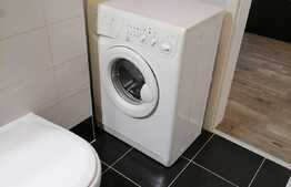 2 camere, decomandat, mobilat și utilat, boxă, parcare, zona Tractorul-Coresi! 