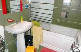 Apartament de vanzare, 3 camere, 75.6 mp plus 2 terase mari, zona Baciu