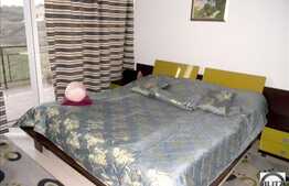 Apartament de vanzare, 3 camere, 75.6 mp plus 2 terase mari, zona Baciu